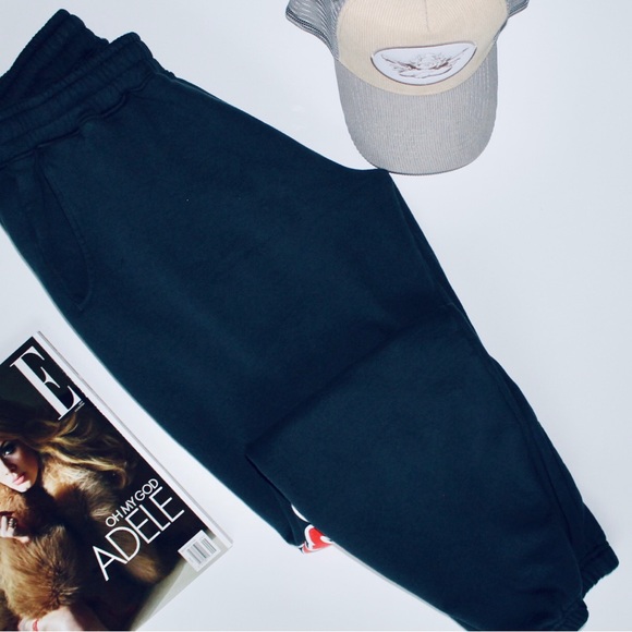 EMOTIONALLY UNAVAILABLE Sweatsuit in Navy - Picture 5 of 7